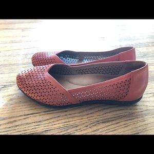 Dansko Womens Orange Leather Cut Out Slip On Flats